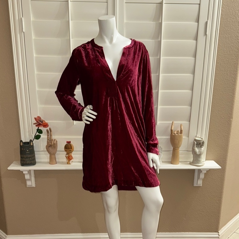 Anthropologie Melody Velvet Tunic Dress in Raspberry